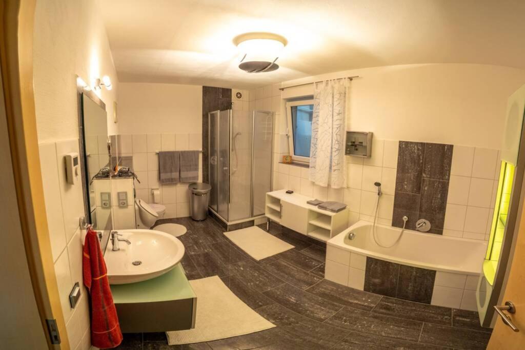 Wohnung Mit Talblick, Ladestation E-Auto Siegen Dış mekan fotoğraf